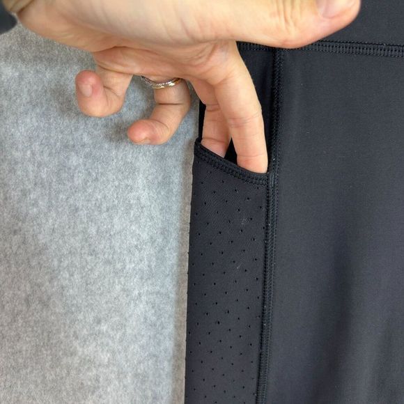 Lululemon Size 6 Black Cropped Leggings Mind Over Miles Crop (17" ) Side Pockets - Picture 4 of 14